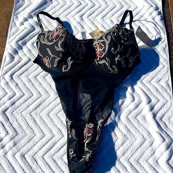 NWT Size Large Cup Lady Princess Black high cut bodysuit with embroidery. - Picture 2 of 9